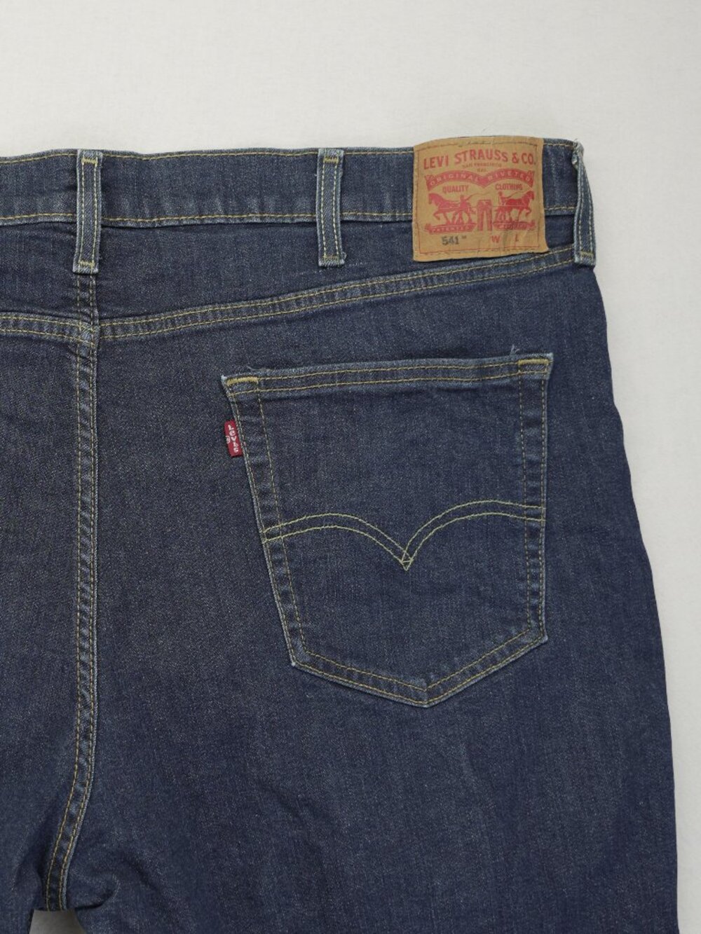 Levis 541 Athletic Taper Jeans Mens 46x34 Blue Denim Cotton Stretch